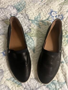 Frye Melanie Black Leather Slip-On Flats